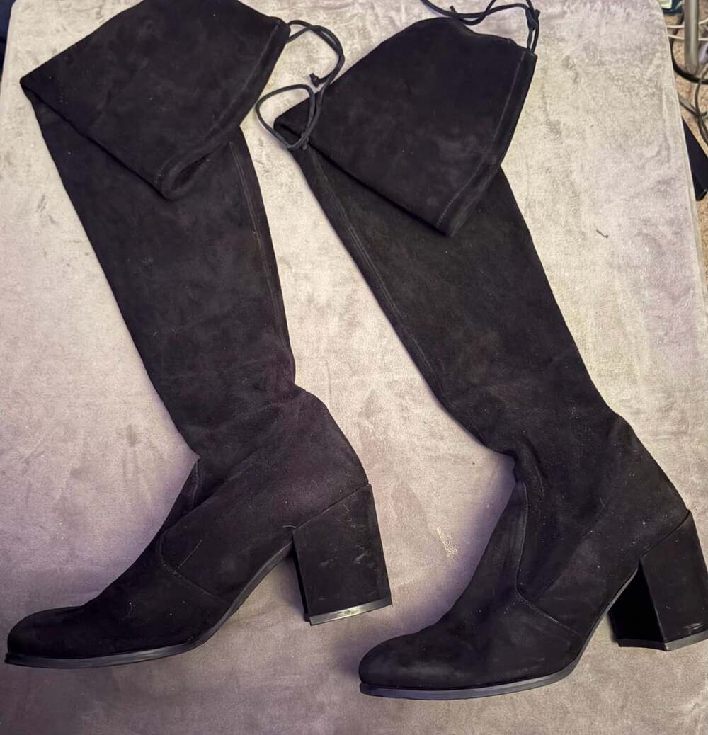 Stuart Weitzman - Picture 2 of 4